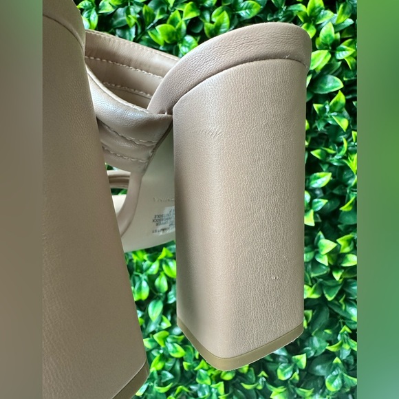 Steve Madden Chunky Heel Sandals NWOT - Picture 6 of 12